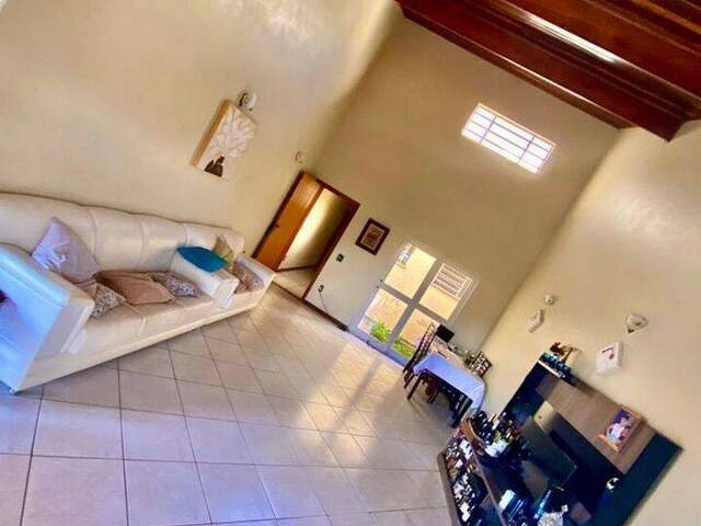 #1615 - Casa para Venda em Bragança Paulista - SP